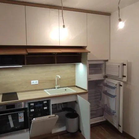 Azur Delux فارنا