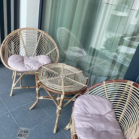 Azur Delux شقة فارنا