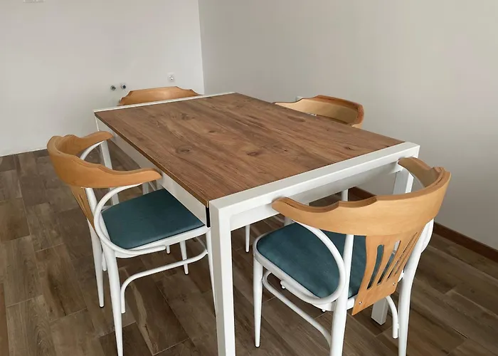 Azur Delux شقة فارنا